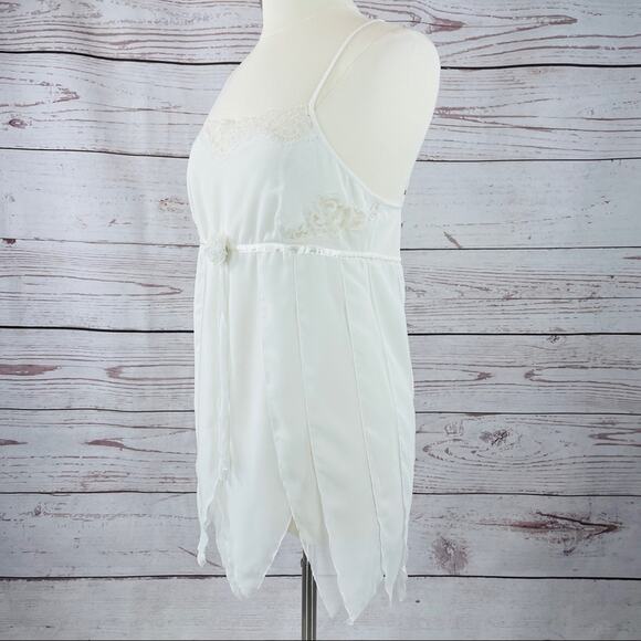 Madison Intimates off white negligee lace petals - Picture 6 of 13